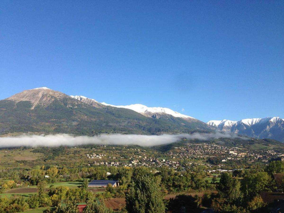 T4 72m2 A Entre Les Orres Et Embrun A Cote Du De Serre Poncon. Apartment Baratier
